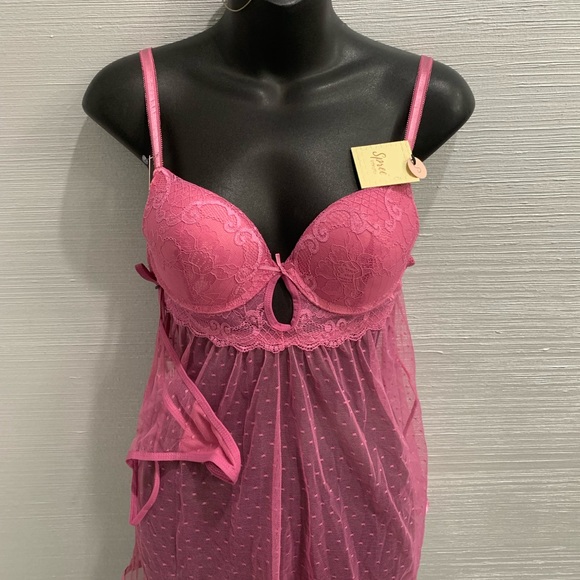 Lingerie - Picture 3 of 6